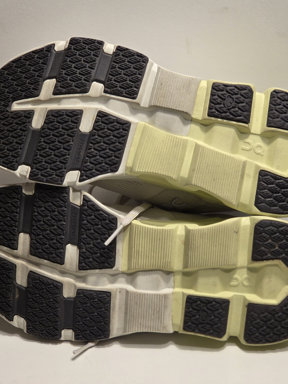 Size 9.5 - ON Cloudflyer 5 Pearl Hay W - Picture 9 of 11